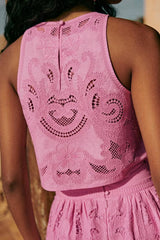 Tweedelige Set Dames in Roze Kant met Cropped Top en Hoge Taille Rok – Luchtige Elegantie voor Zomerfeesten 4